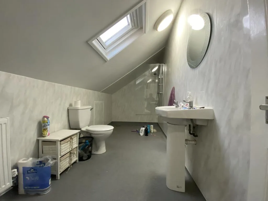 8 bedroom terraced house for rent