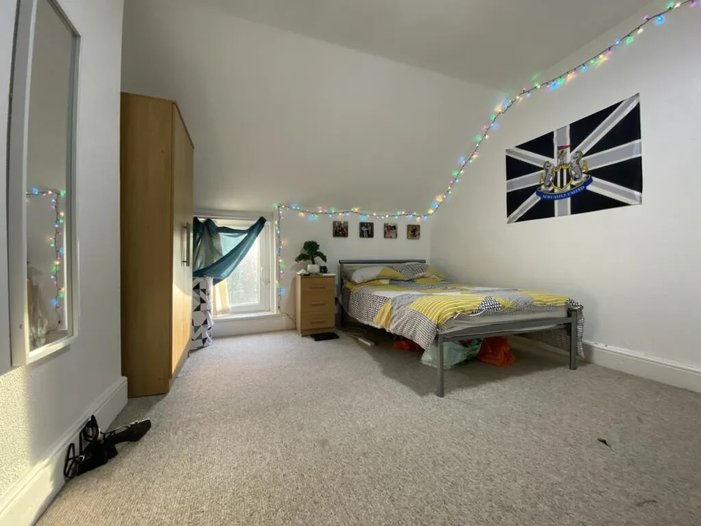 8 bedroom terraced house for rent