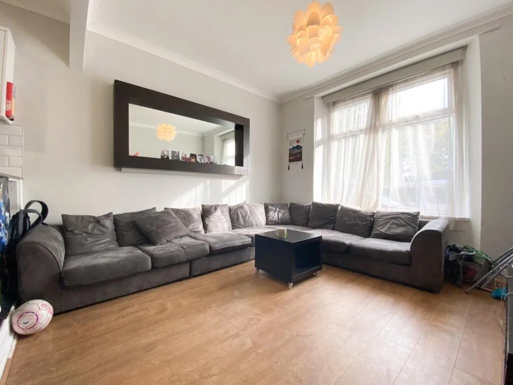 7 bedroom flat for rent