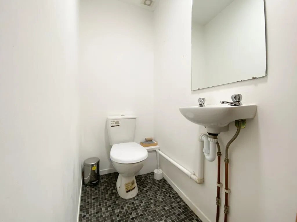 7 bedroom flat for rent