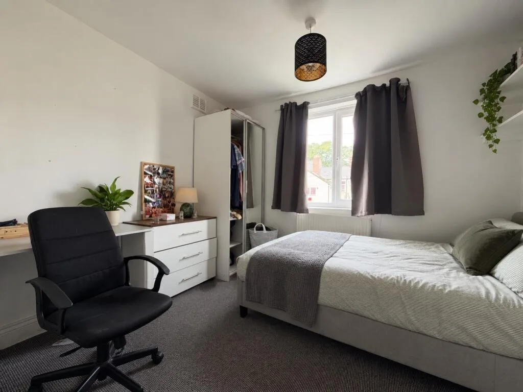 8 bedroom terraced house for rent