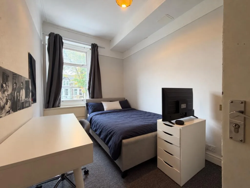 8 bedroom terraced house for rent