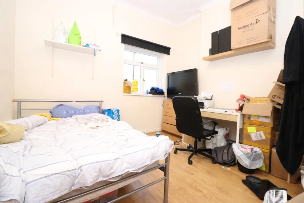 7 bedroom terraced house for rent