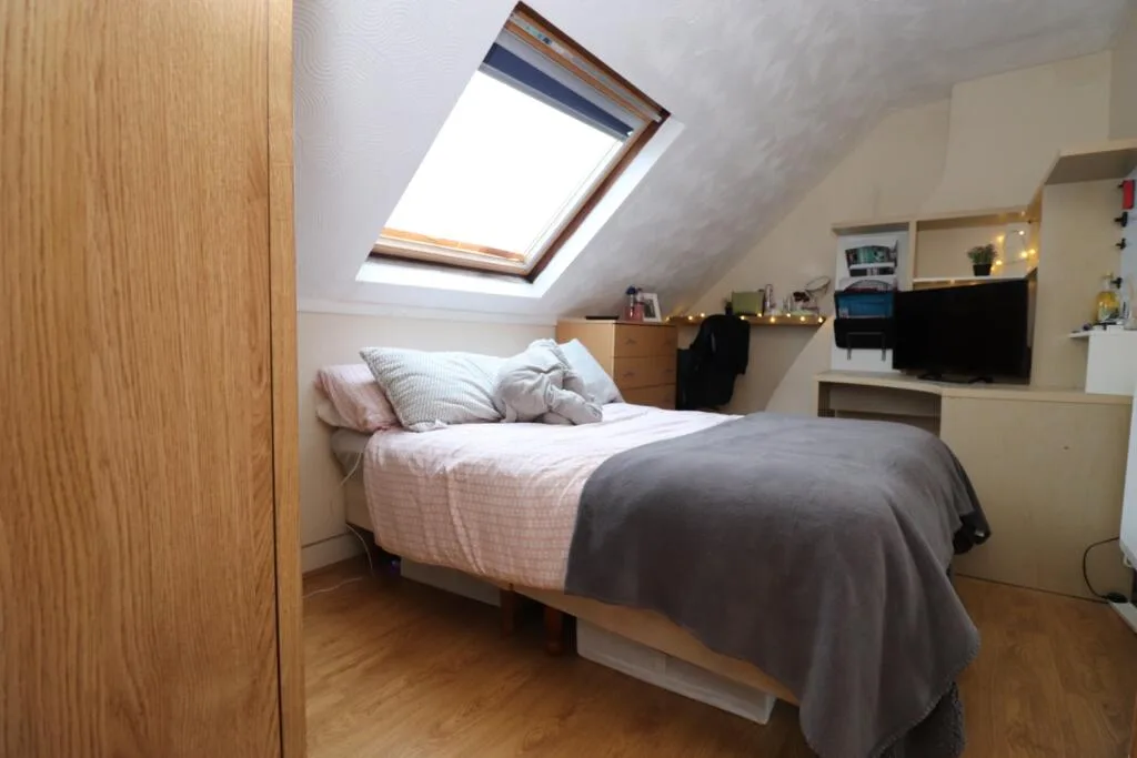 7 bedroom terraced house for rent