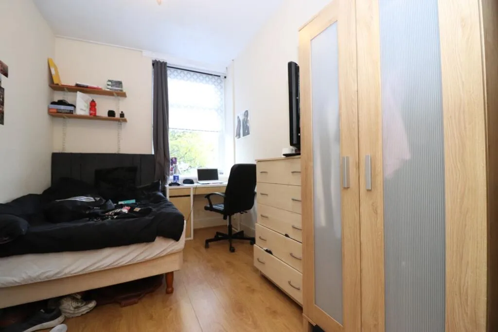 7 bedroom terraced house for rent
