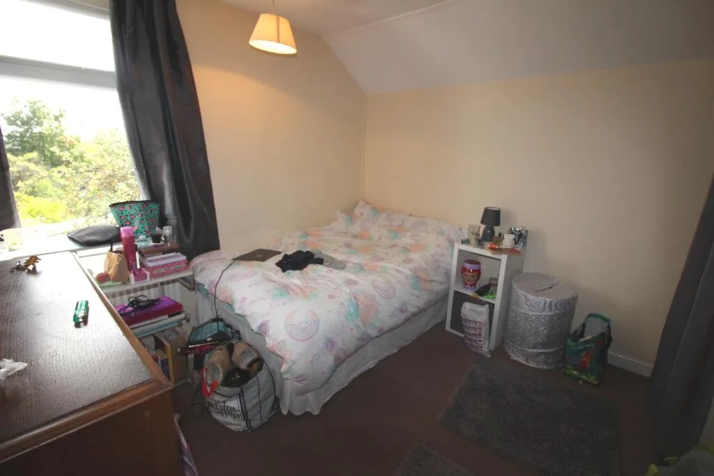 5 bedroom terraced house for rent
