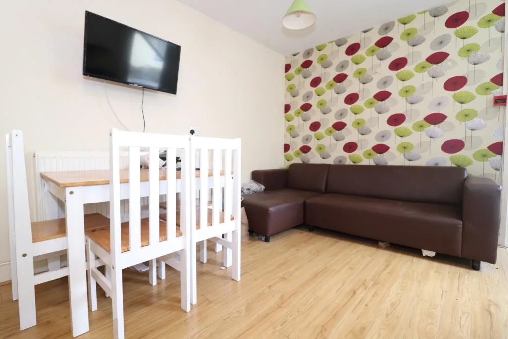 3 bedroom flat for rent