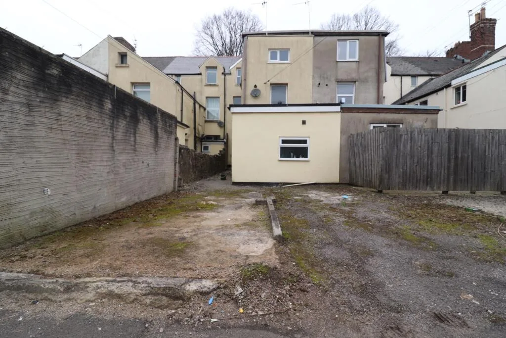 3 bedroom flat for rent