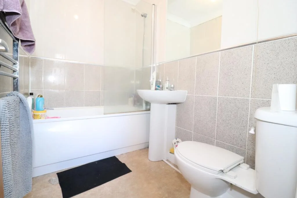 3 bedroom flat for rent