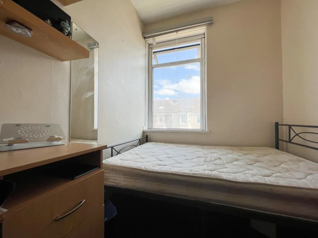 6 bedroom terraced house for rent