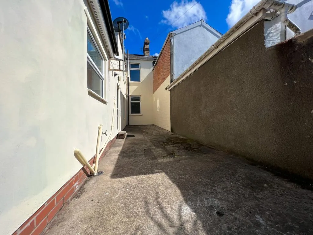 6 bedroom terraced house for rent