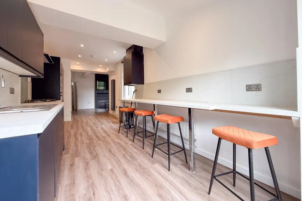 6 bedroom terraced house for rent