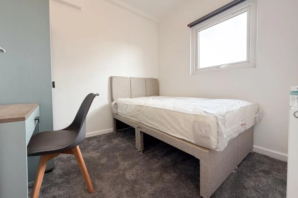 6 bedroom terraced house for rent
