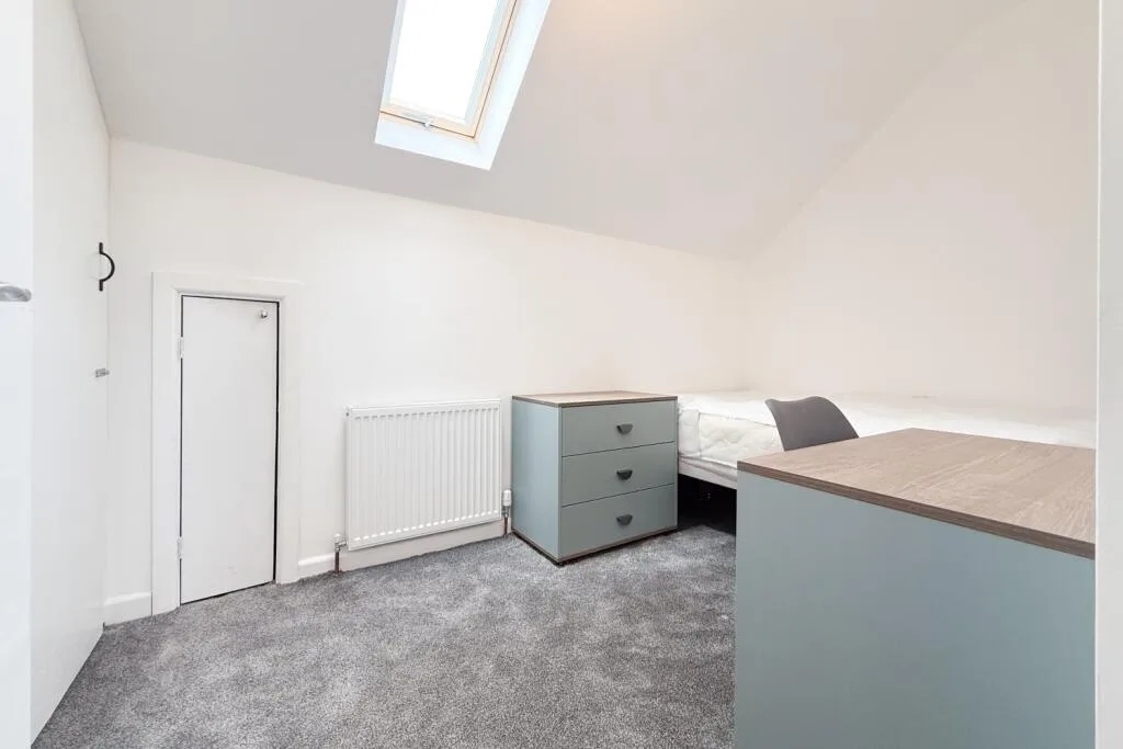 6 bedroom terraced house for rent