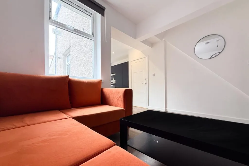6 bedroom terraced house for rent
