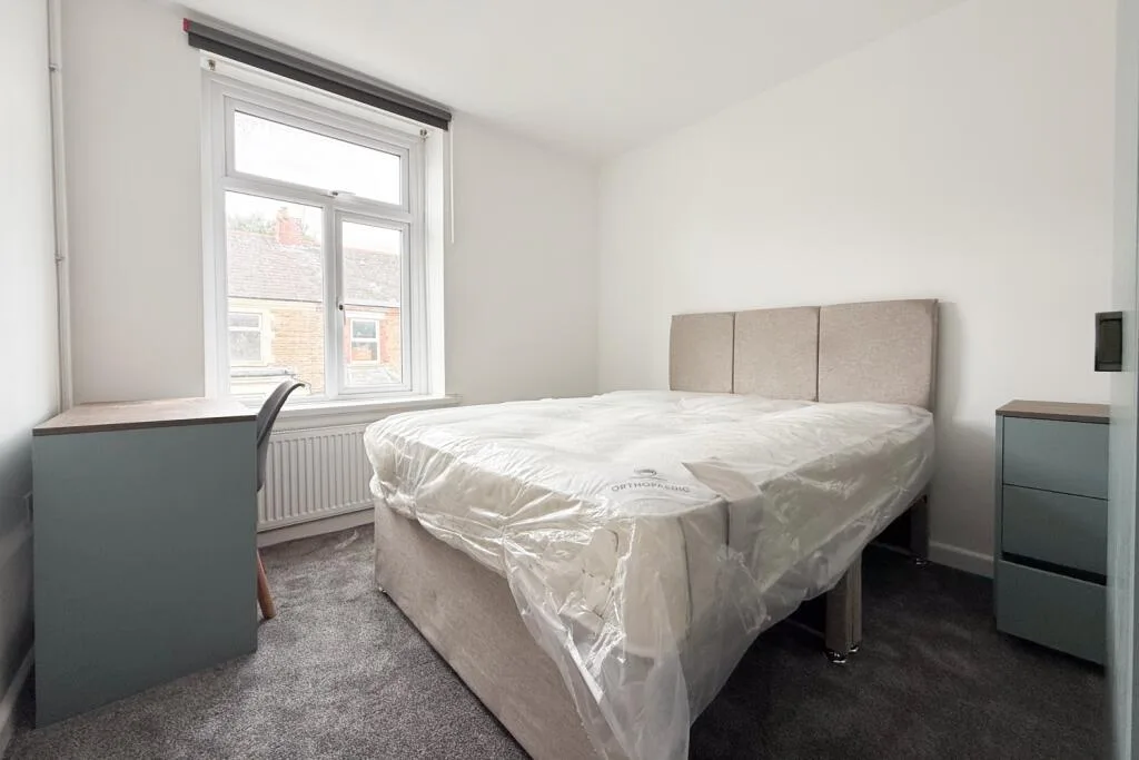 6 bedroom terraced house for rent