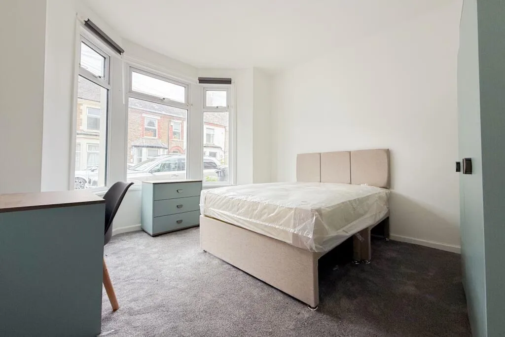 6 bedroom terraced house for rent