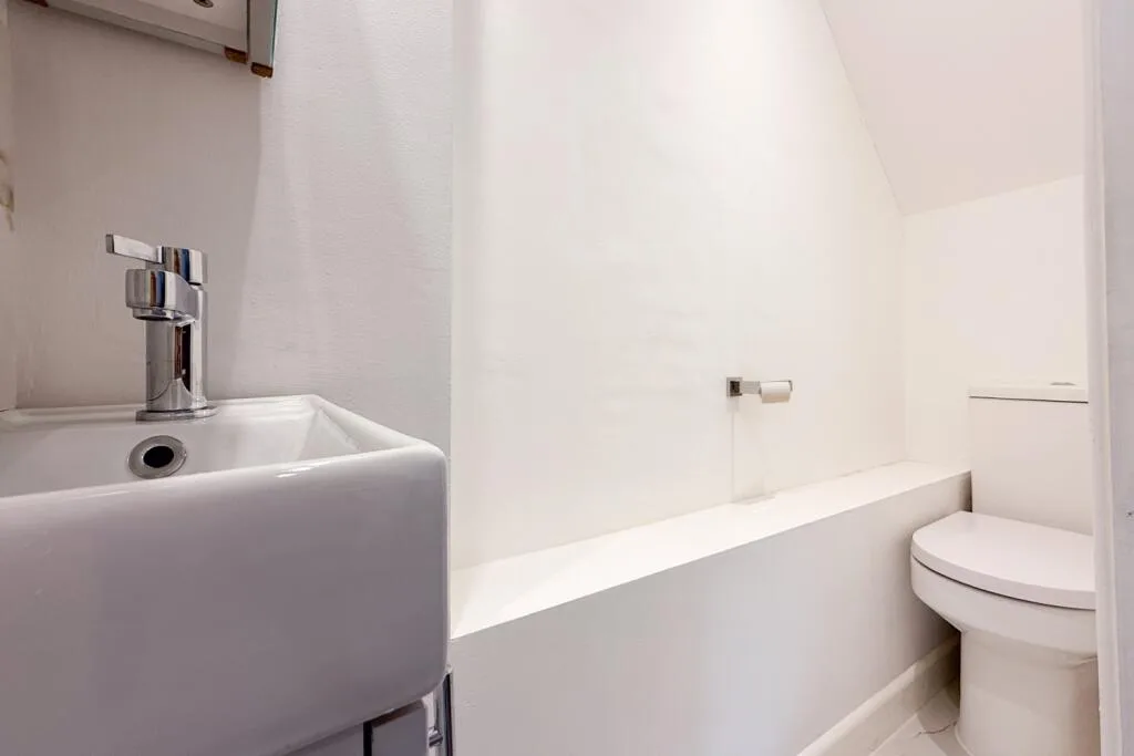 6 bedroom terraced house for rent