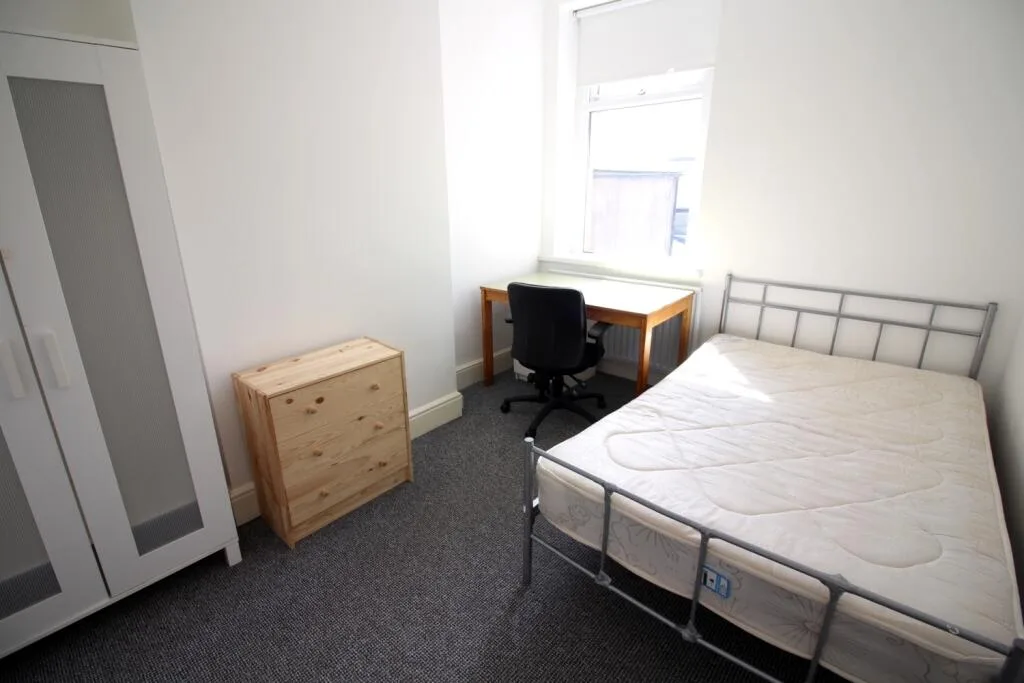 5 bedroom terraced house for rent