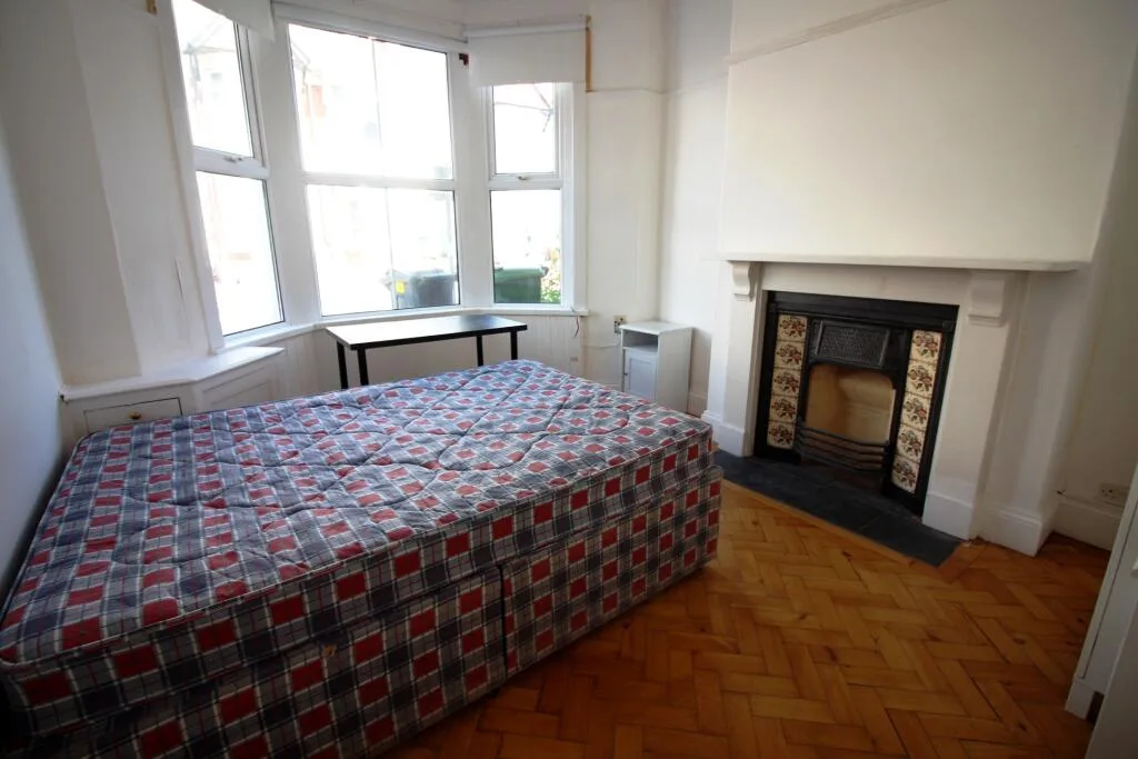 5 bedroom terraced house for rent