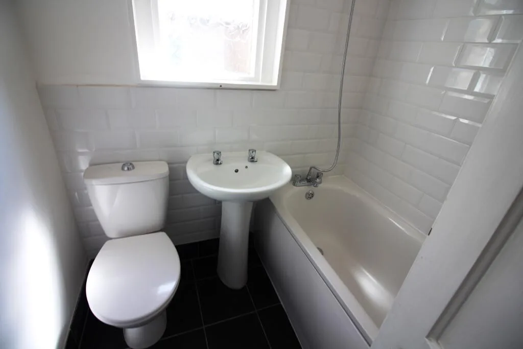 5 bedroom terraced house for rent