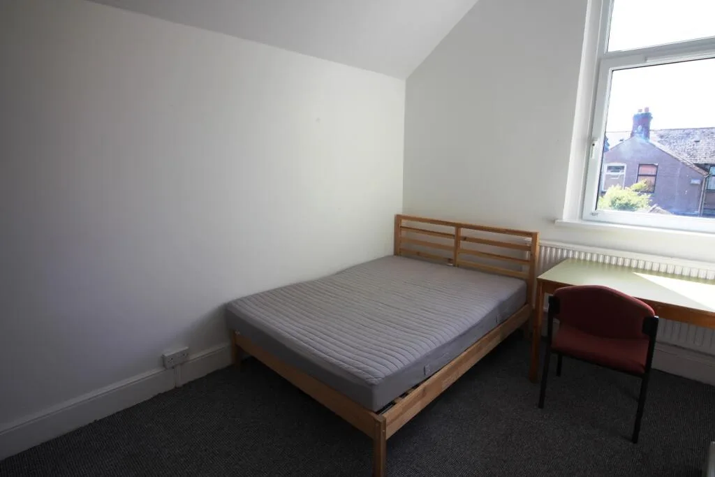 5 bedroom terraced house for rent