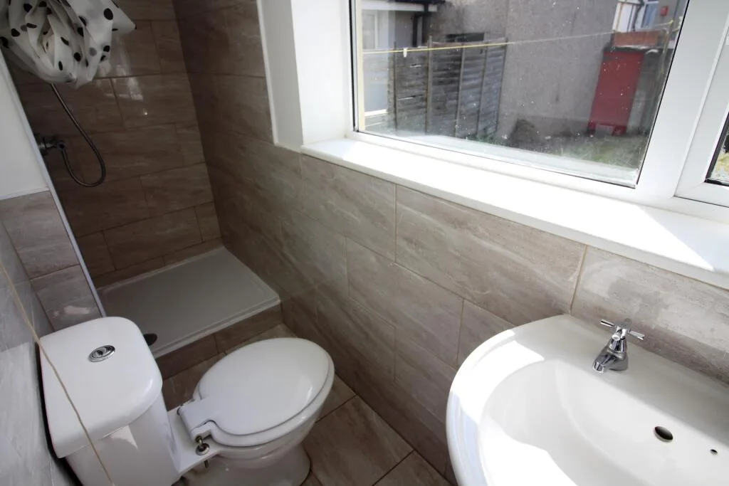5 bedroom terraced house for rent