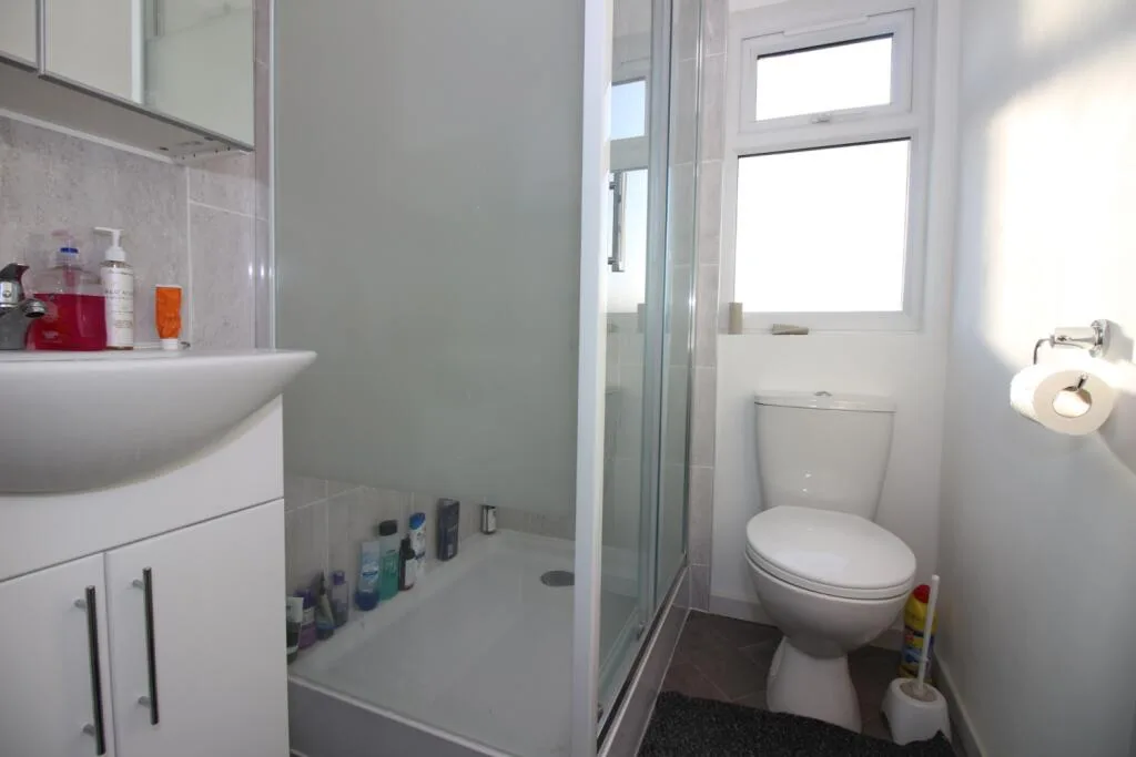 6 bedroom terraced house for rent