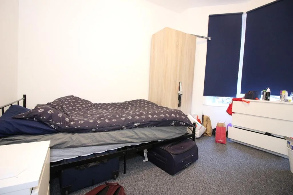 6 bedroom terraced house for rent