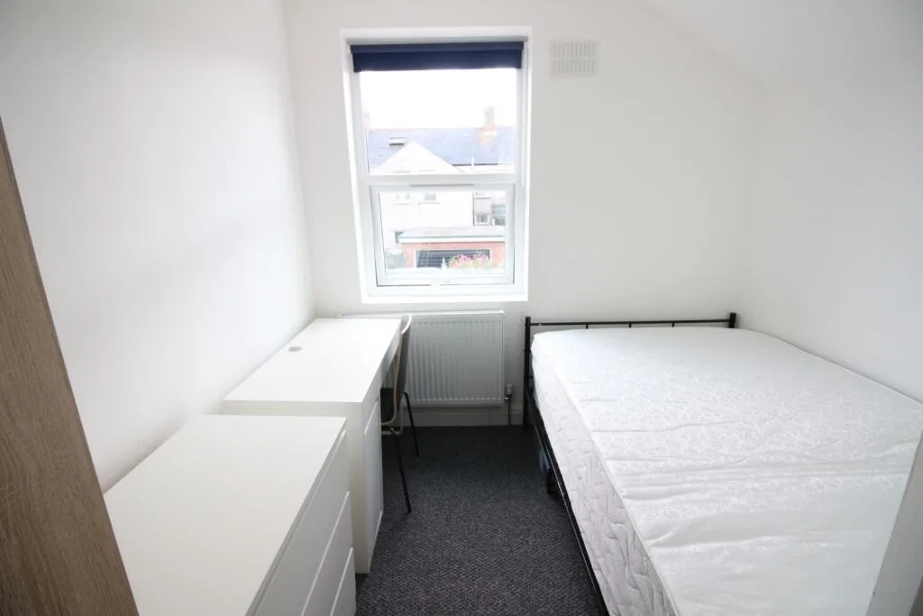 6 bedroom terraced house for rent