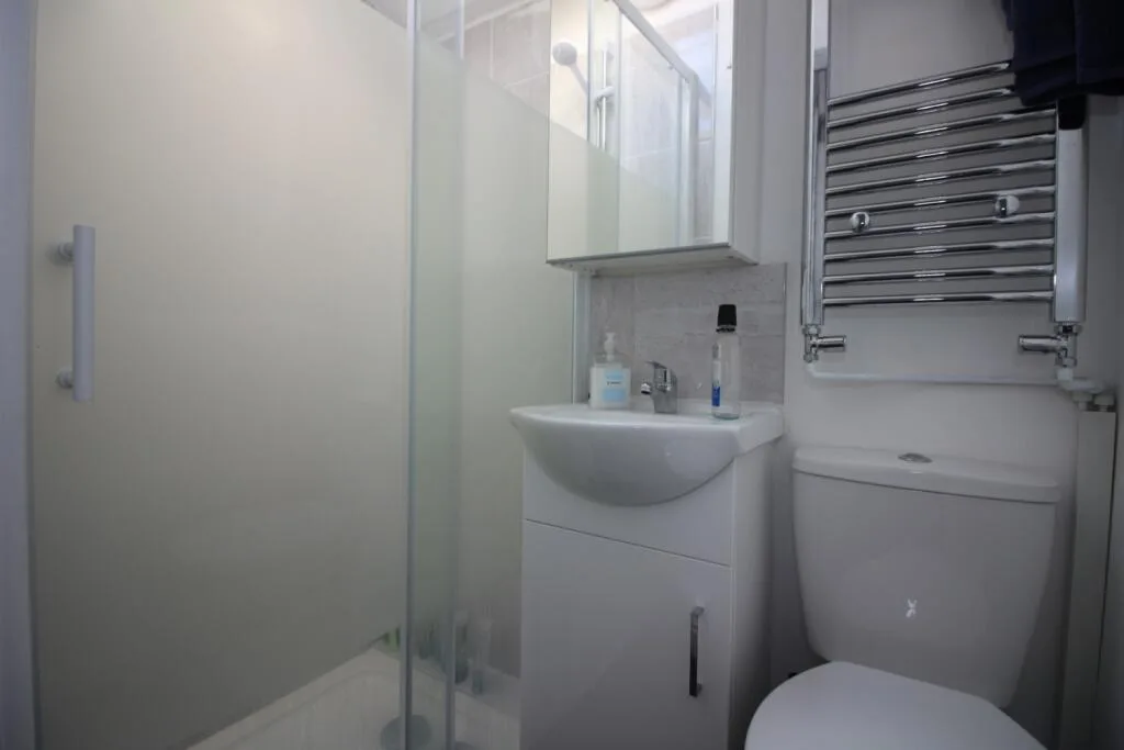 6 bedroom terraced house for rent