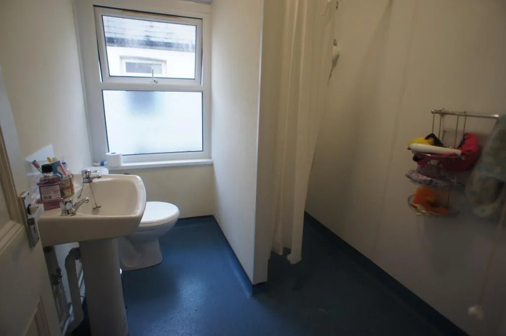 6 bedroom terraced house for rent