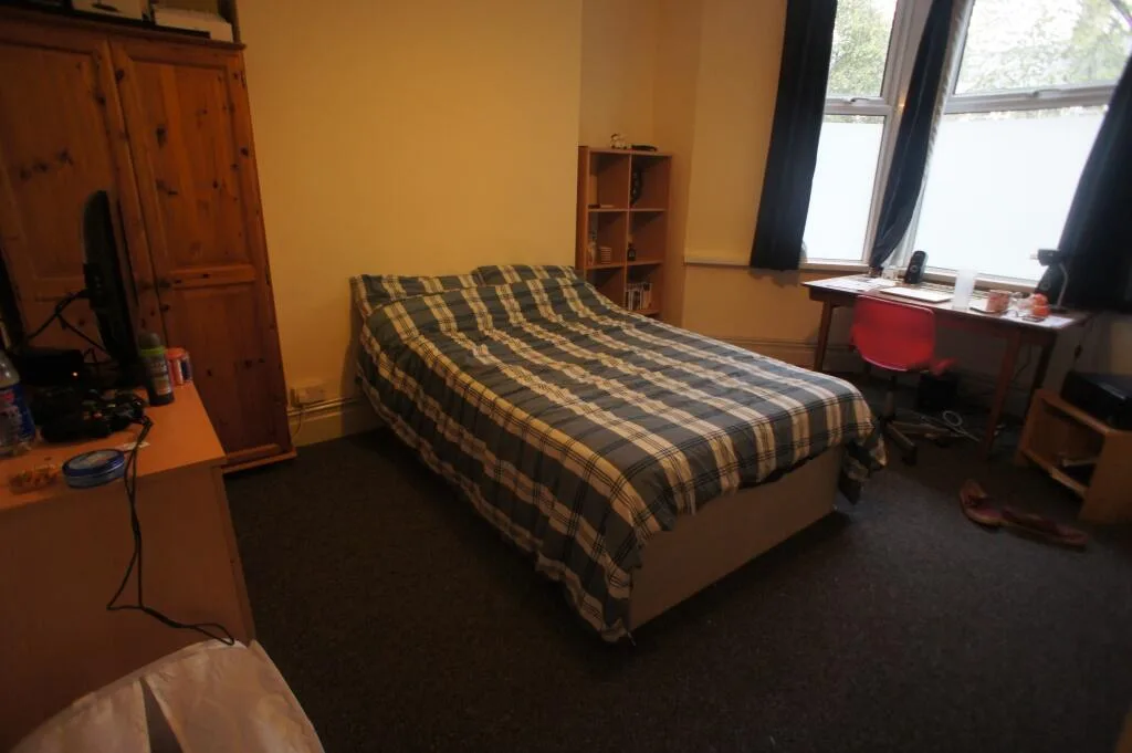 6 bedroom terraced house for rent