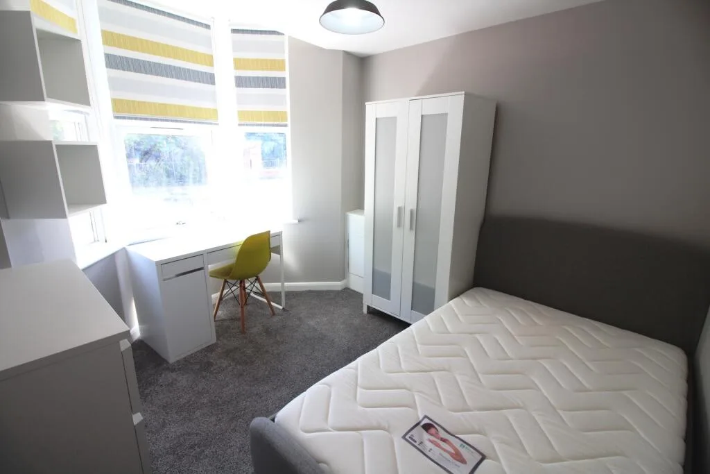 6 bedroom terraced house for rent