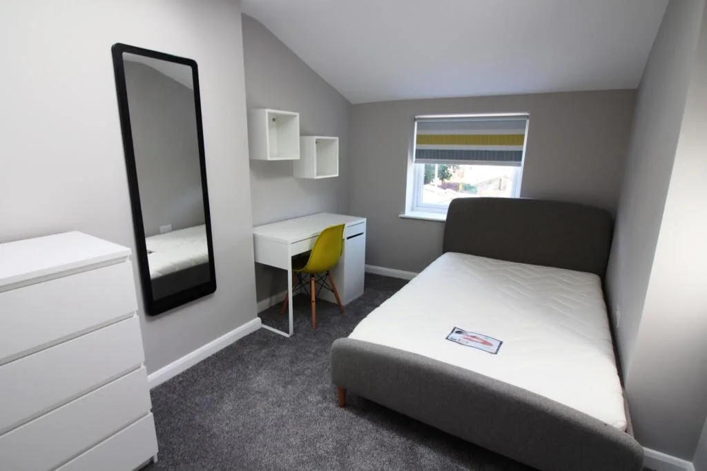 6 bedroom terraced house for rent