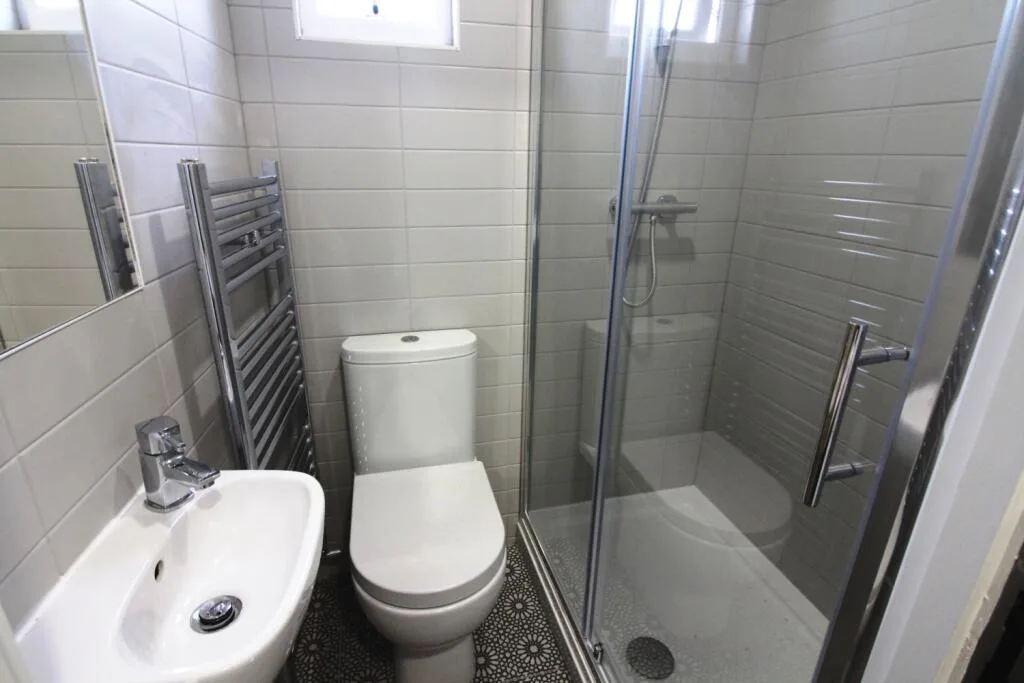 6 bedroom terraced house for rent