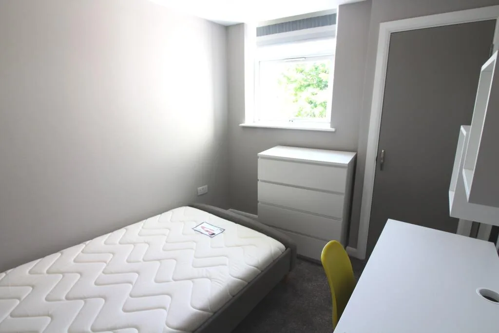 6 bedroom terraced house for rent