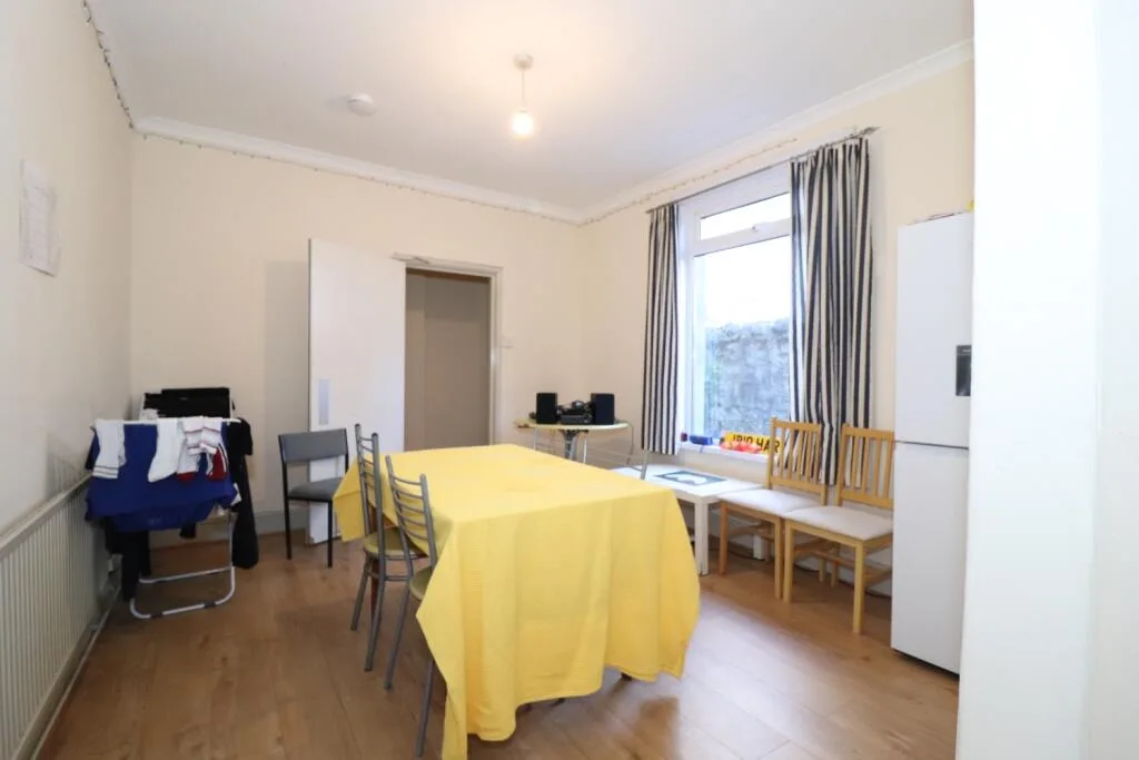 5 bedroom terraced house for rent