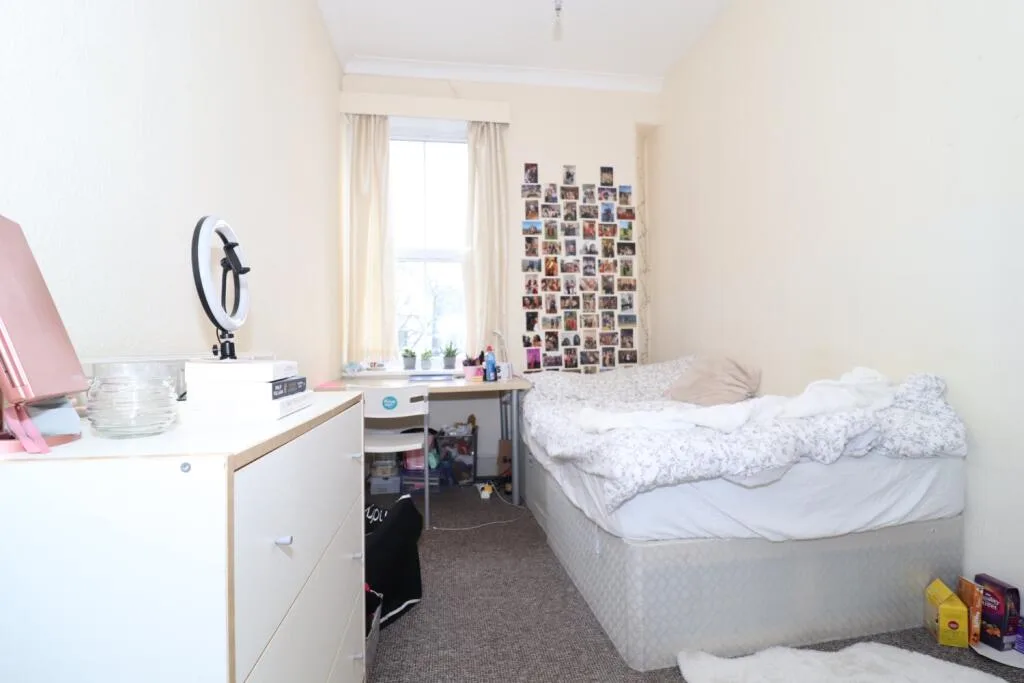5 bedroom terraced house for rent
