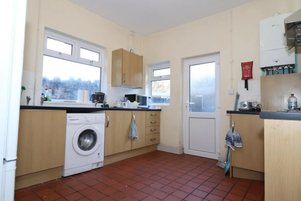 5 bedroom terraced house for rent