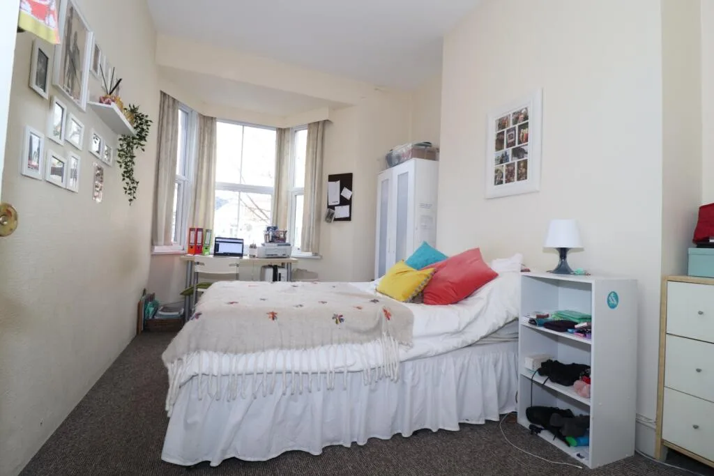 5 bedroom terraced house for rent