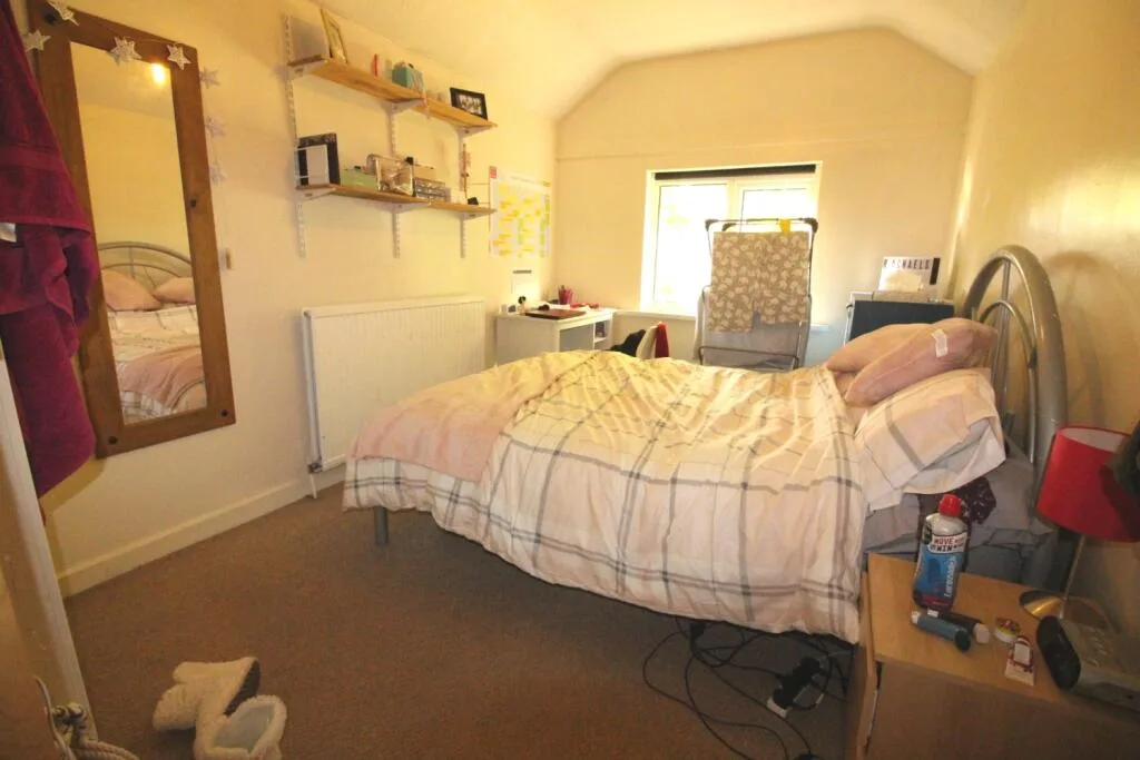 5 bedroom terraced house for rent