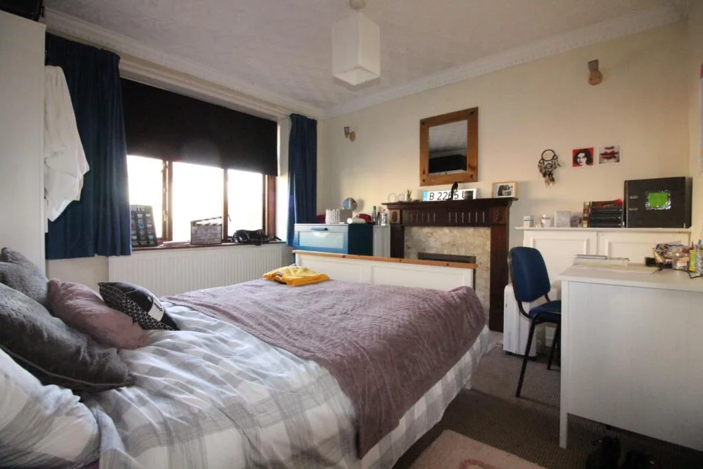 5 bedroom terraced house for rent