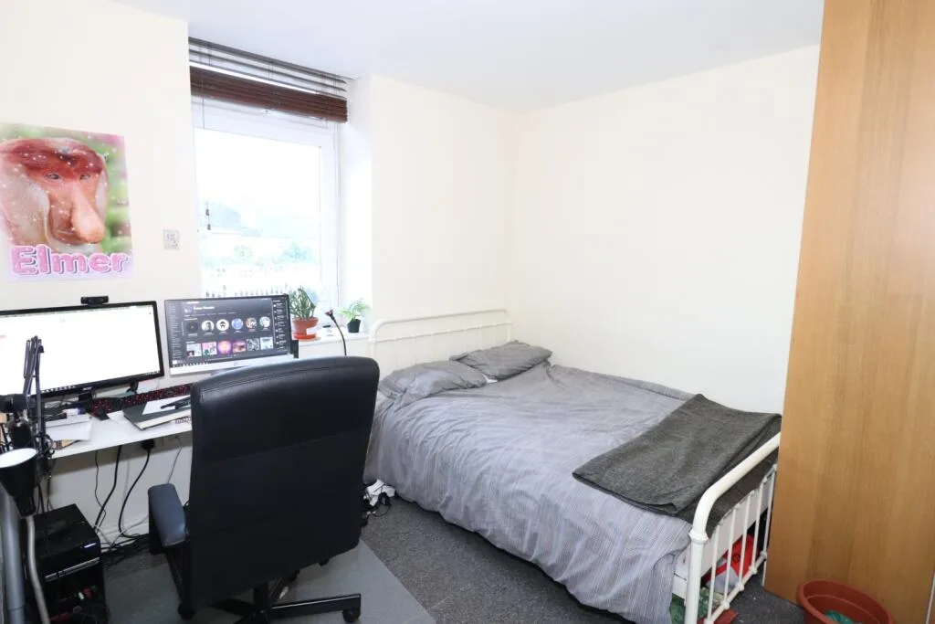 6 bedroom terraced house for rent