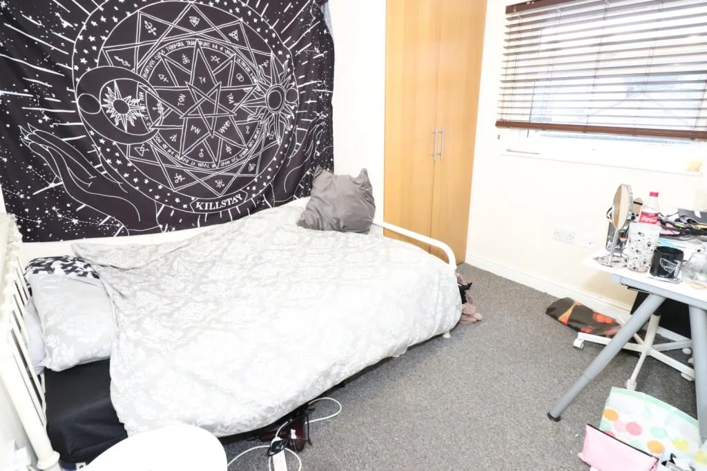6 bedroom terraced house for rent