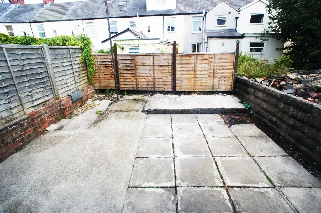 8 bedroom terraced house for rent