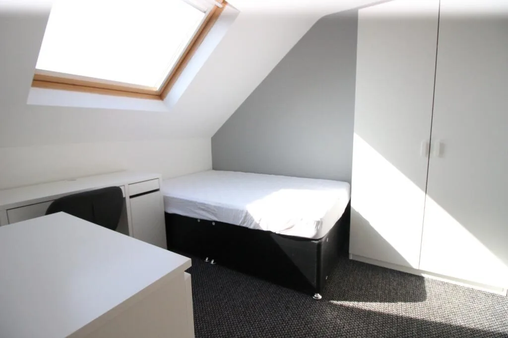 8 bedroom terraced house for rent