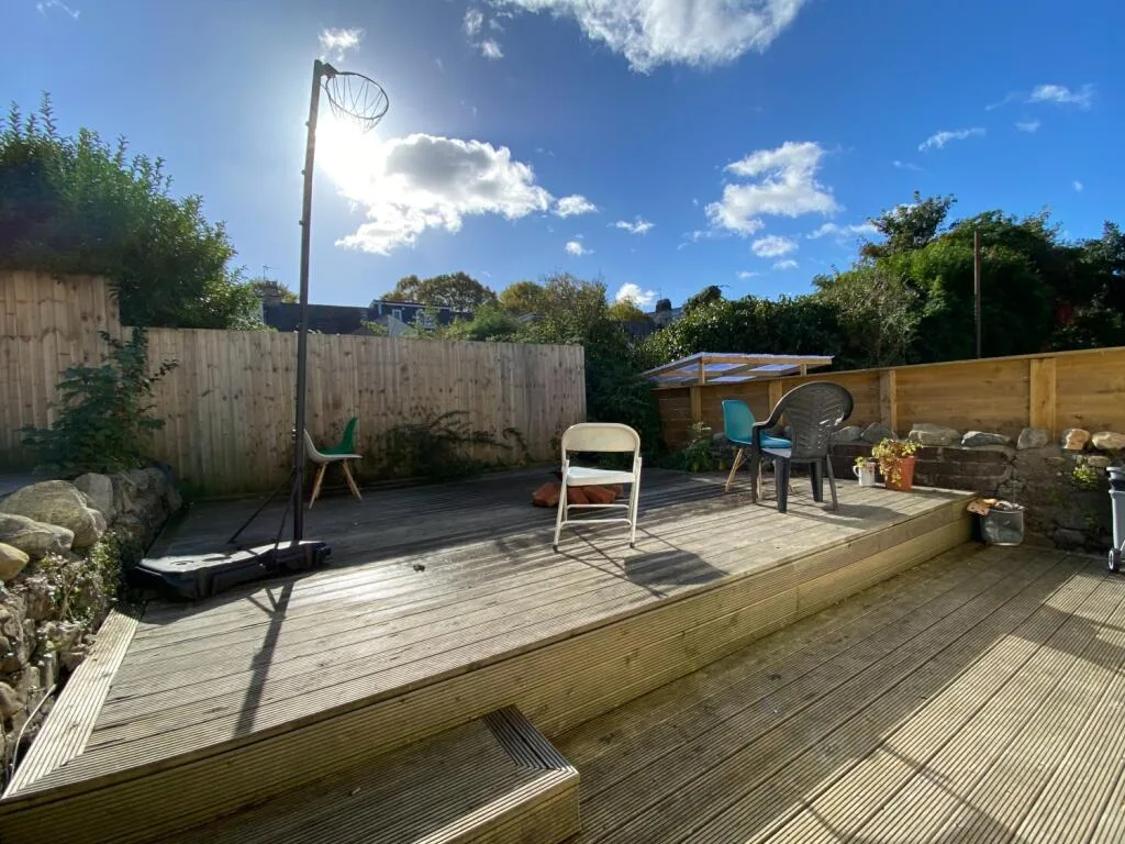 8 bedroom terraced house for rent