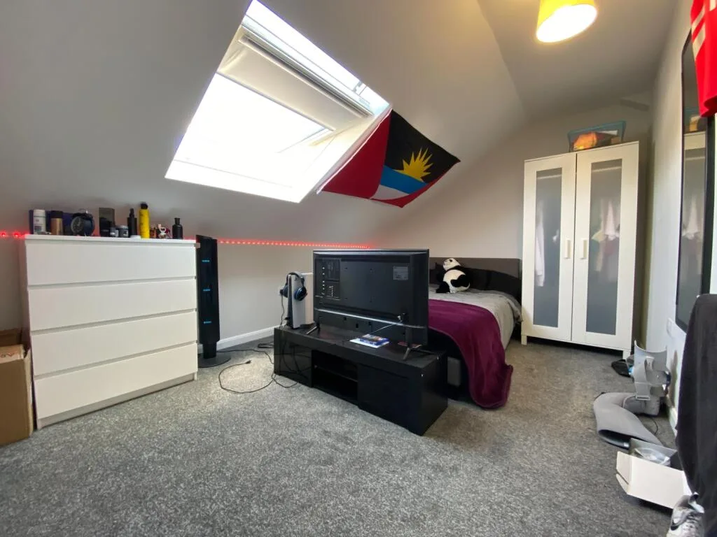 8 bedroom terraced house for rent