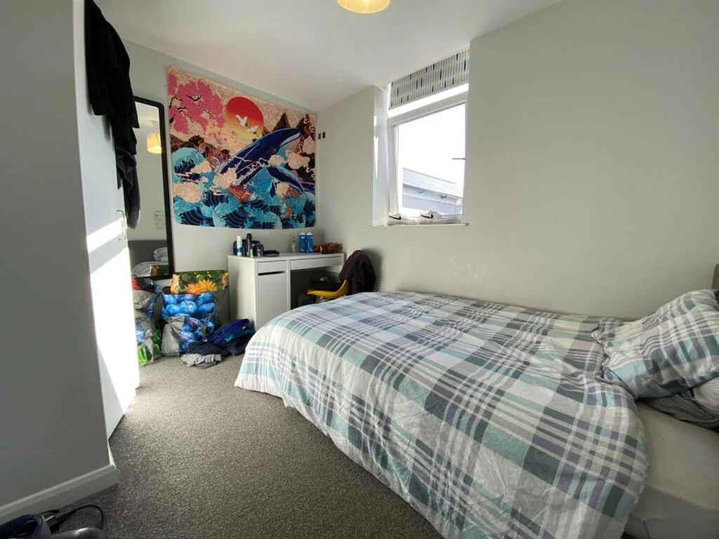8 bedroom terraced house for rent